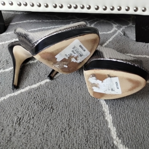 Michael Kors "York" Embossed Peep Toe Slingback Heels Metallic Pewter/Gunmetal - Picture 11 of 12